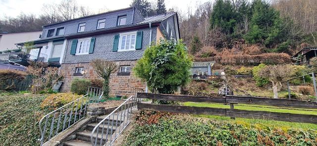 Wo Geschichte, Komfort und Lebensfreude Wurzeln schlagen. 
Charmantes Haus sucht Sie!
